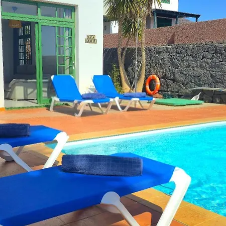 Casa Kerrie, Private And Communal Pools, Sunny Terrace, Air Conditioning Ferienhaus Playa Blanca (Lanzarote)