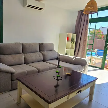 Ferienhaus Casa Kerrie, Private And Communal Pools, Sunny Terrace, Air Conditioning Playa Blanca (Lanzarote)