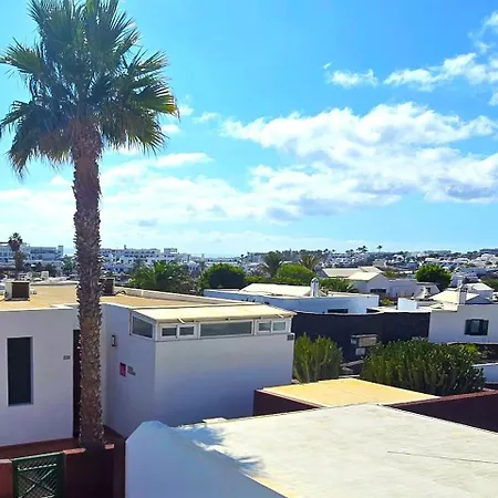 Casa Kerrie, Private And Communal Pools, Sunny Terrace, Air Conditioning Ferienhaus Playa Blanca (Lanzarote)