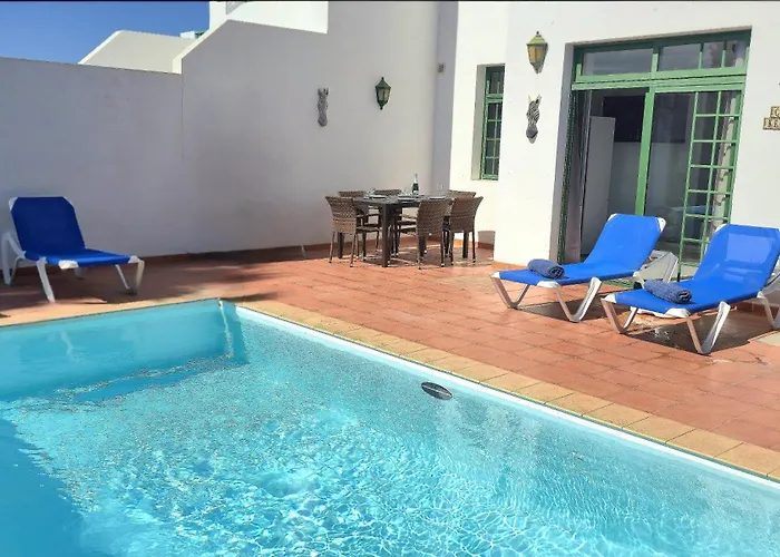 펜션 Casa Kerrie, Private And Communal Pools, Sunny Terrace, Air Conditioning 플라야블랑카